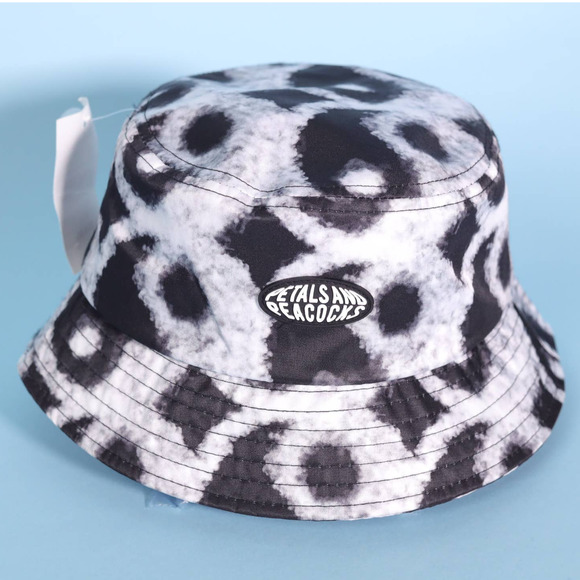 petals and peacocks Other - Petals and Peacocks In The Clouds Tie Dye Bucket Hat  -  NWT